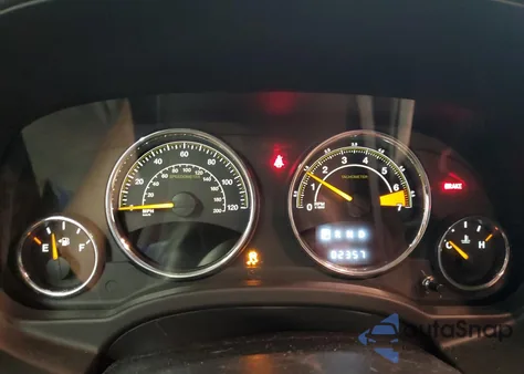 2016 Jeep Compass Latitude z USA, uszkodzony, nr VIN 1C4NJDEB2GD756260